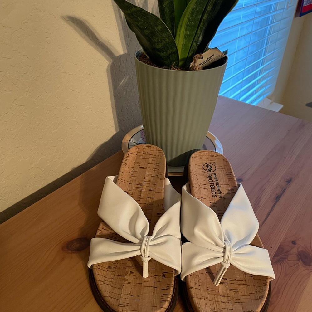 White Mountain Malanga Footbeds Sandal Double X Strap Thong Cork Bed NEW 9.5